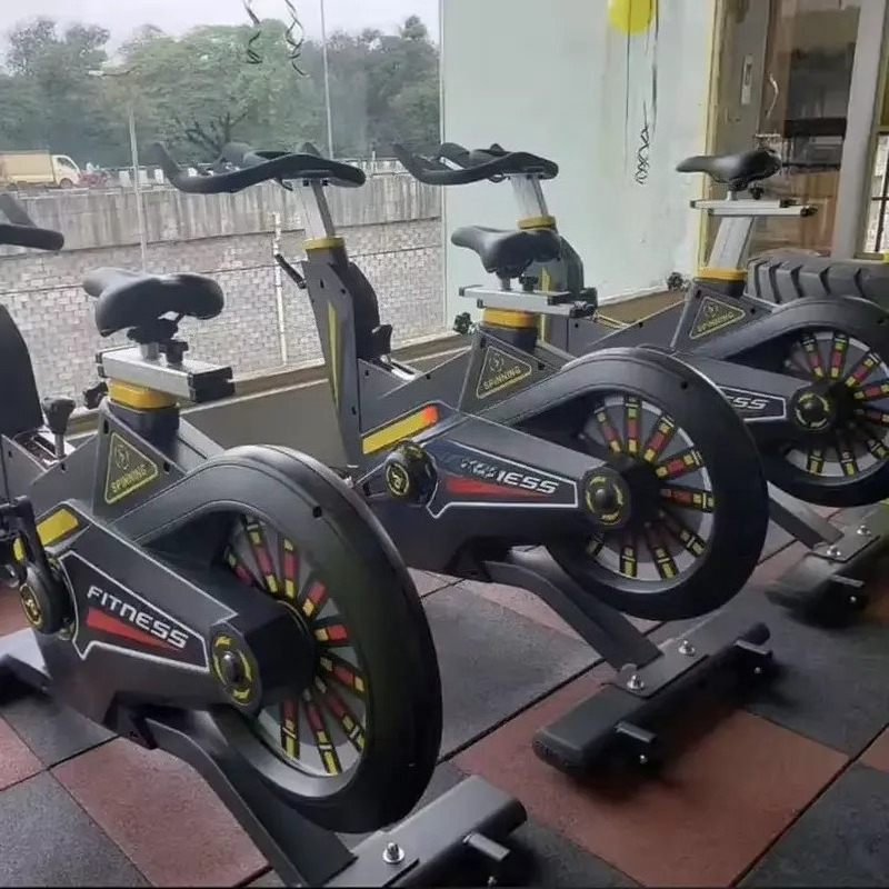 دراجة تمارين داخلية تجارية بنظ - مراجعة Home Gym Bike وسعره